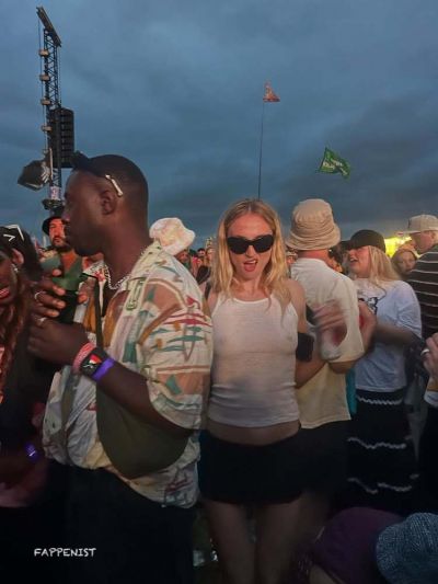 Sophie Turner Tits Nipples
