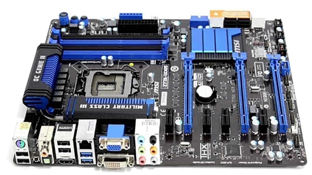 pengertian, fungsi dan komponen motherboard
